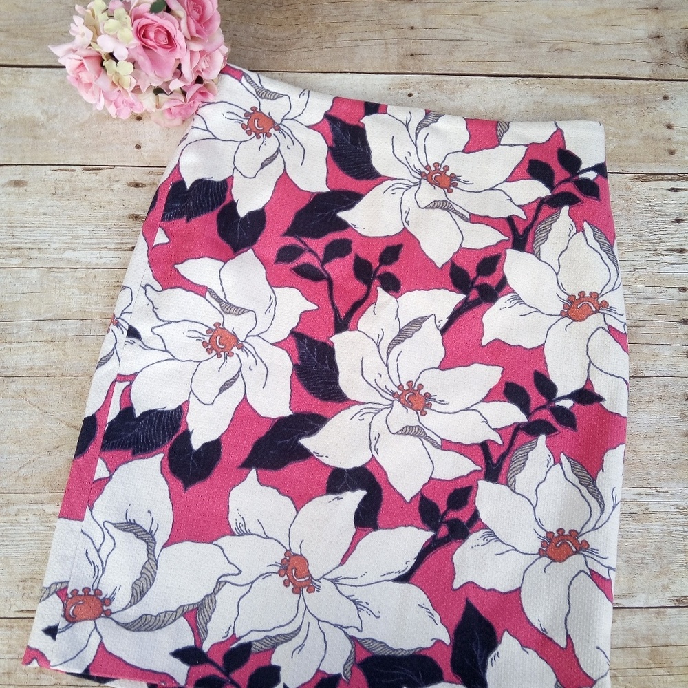 Ann Taylor Floral Print Pencil Skirt Size 8 Petite